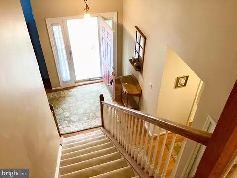 Entry Way - 284 E Flagstone Dr, Newark, DE 19702 photo 2 of 3