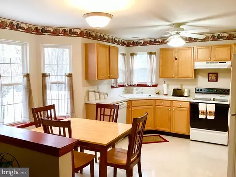 Kitchen - 284 E Flagstone Dr, Newark, DE 19702 photo 1 of 1