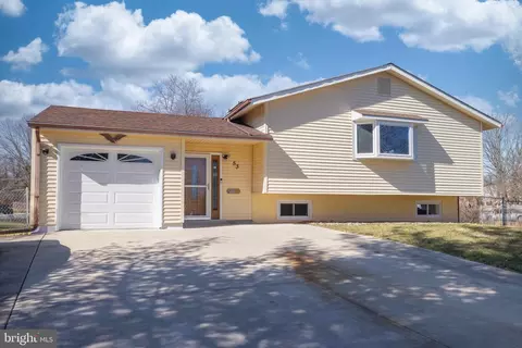 53 Southbridge Rd, Bear, DE 19701