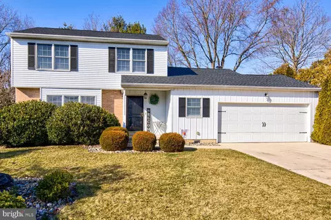 3 Cottonwood Ct, Newark, DE 19702