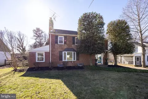 102 Sunset Dr, Wilmington, DE 19809
