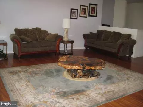 Living - 414 Glenturret Way, Townsend, DE 19734 photo 1 of 5