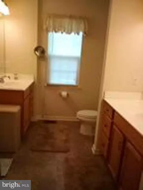 Bath - 414 Glenturret Way, Townsend, DE 19734 photo 3 of 4