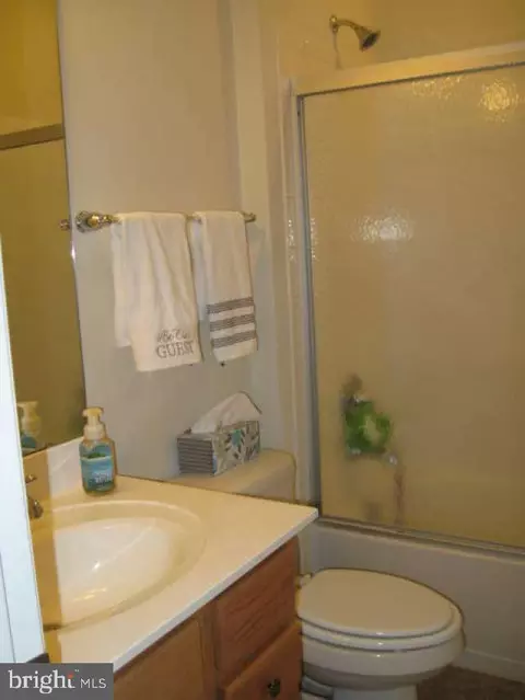 Bath - 414 Glenturret Way, Townsend, DE 19734 photo 1 of 4