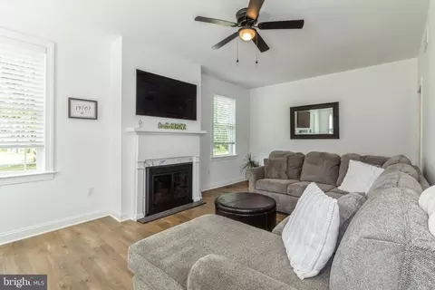 Living - 6499 Limestone Rd, Hockessin, DE 19707 photo 1 of 4