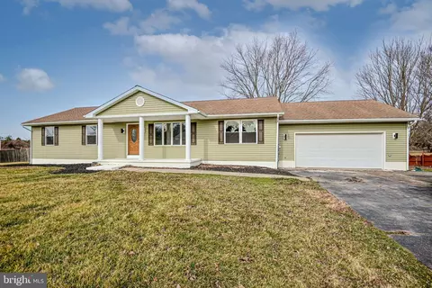 206 Oak Dr, Middletown, DE 19709