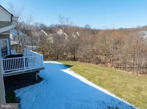 Exterior - 113 Springmill Dr, Middletown, DE 19709 photo 6 of 8