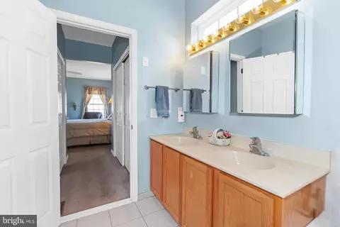 Bath - 113 Springmill Dr, Middletown, DE 19709 photo 1 of 4