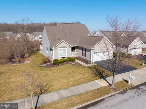 Exterior - 113 Springmill Dr, Middletown, DE 19709 photo 3 of 8