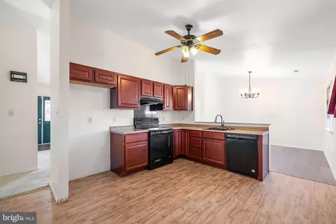 Kitchen - 20 Castle Run Dr, Bear, DE 19701 photo 1 of 2