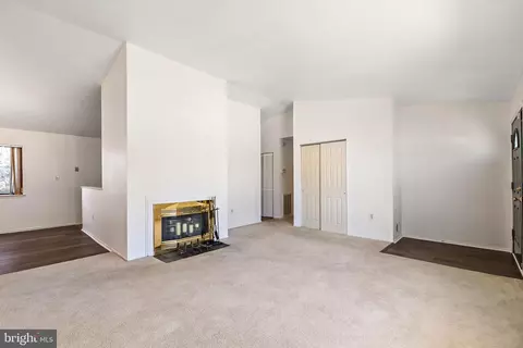 Living - 20 Castle Run Dr, Bear, DE 19701 photo 2 of 3