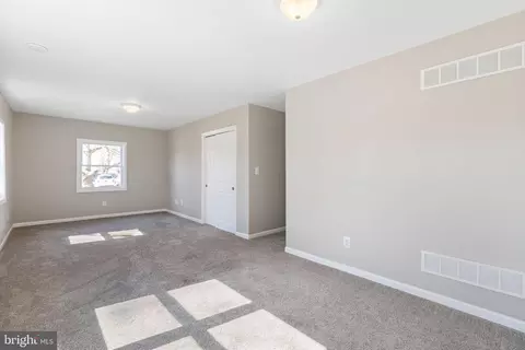 Living - 100 Laurel Ave, Newark, DE 19711 photo 1 of 1