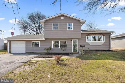 1127 Greentree Rd, Newark, DE 19713