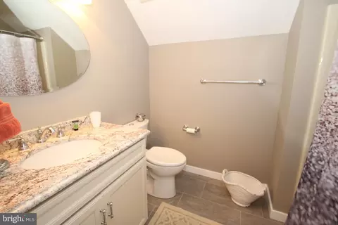 Bath - 436 Haystack Dr, Newark, DE 19711 photo 3 of 4