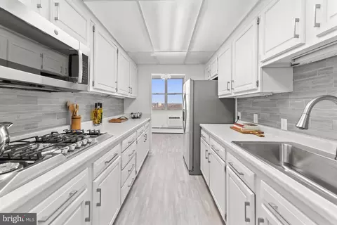 1301 N Harrison St #1007, Wilmington, DE 19806