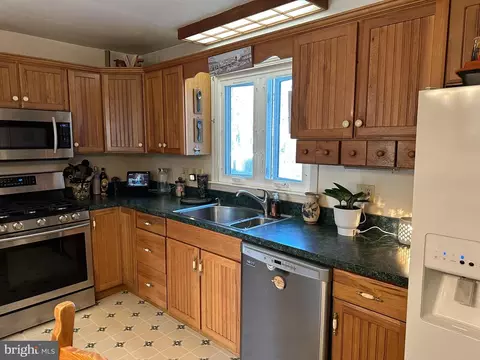 Kitchen - 3 Anita Dr, Newark, DE 19713 photo 1 of 4