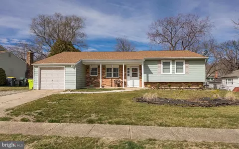4 Ardmore Rd, Newark, DE 19713