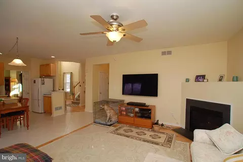 Living - 107 Sarah Cir, Bear, DE 19701 photo 6 of 7