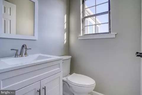 Bath - 416 Jaymar Blvd, Newark, DE 19702 photo 1 of 4