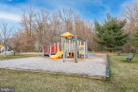 View/Area - 128 Cypress Dr, Newark, DE 19713 photo 1 of 2
