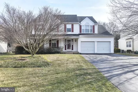 3 Clover Mill Dr, Newark, DE 19702