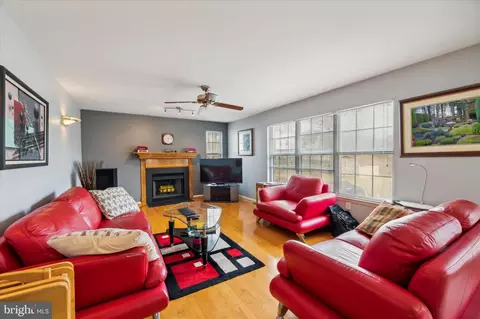 Living - 253 Cheyenne Dr, Bear, DE 19701 photo 1 of 3