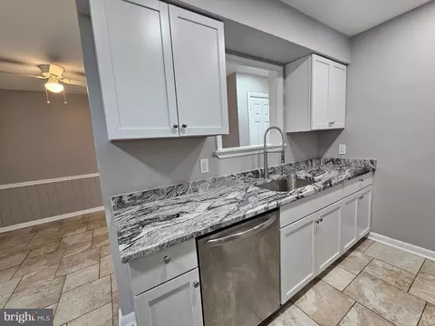 Kitchen - 6 James Ct, Newark, DE 19702 photo 9 of 12
