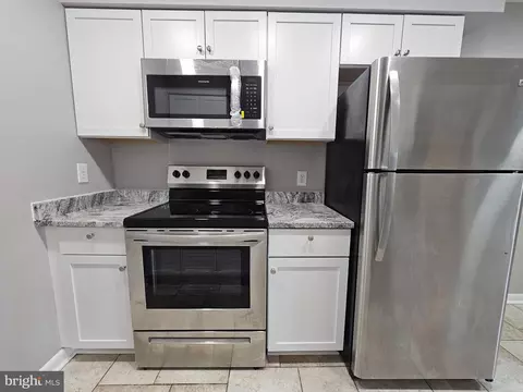 Kitchen - 6 James Ct, Newark, DE 19702 photo 1 of 12