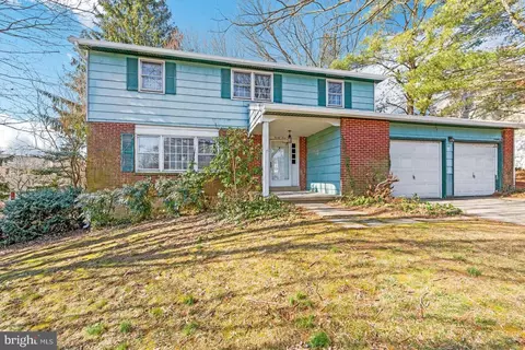 23 Dewalt Rd, Newark, DE 19711