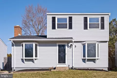3 Warwick Ln, New Castle, DE 19720