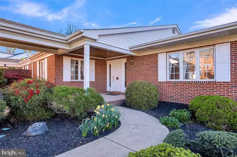 20 Stone Tower Ln, Wilmington, DE 19803