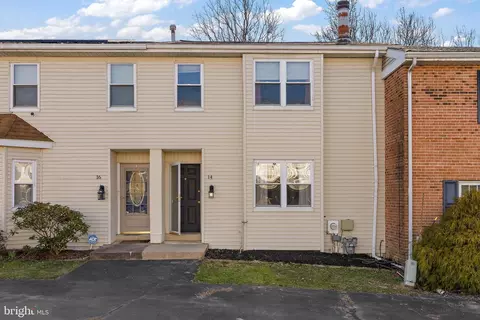 14 Lower Valley Ln, Newark, DE 19711