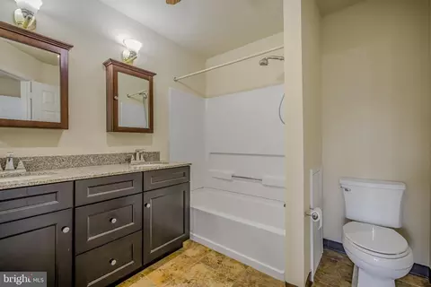Bath - 107 Mendel Ct, Bear, DE 19701 photo 3 of 4