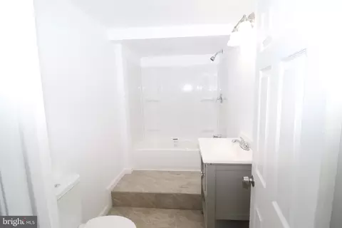 Bath - 65 Woodside Ln, Bear, DE 19701 photo 3 of 3