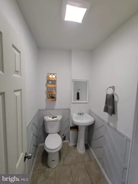 Bath - 65 Woodside Ln, Bear, DE 19701 photo 1 of 3