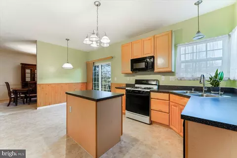 Kitchen - 400 Cavalier Dr, Middletown, DE 19709 photo 2 of 2
