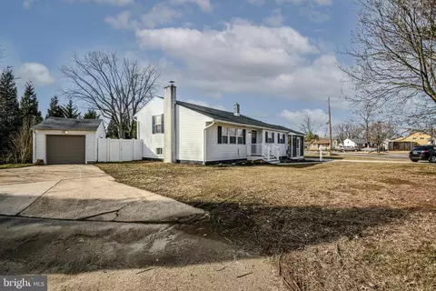 82 Augusta Dr, Newark, DE 19713