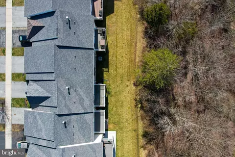 Exterior - 306 Wilkinson Dr, Newark, DE 19702 photo 11 of 11