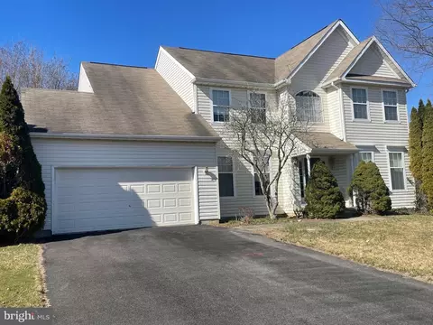 12 Crimson King Dr, Bear, DE 19701