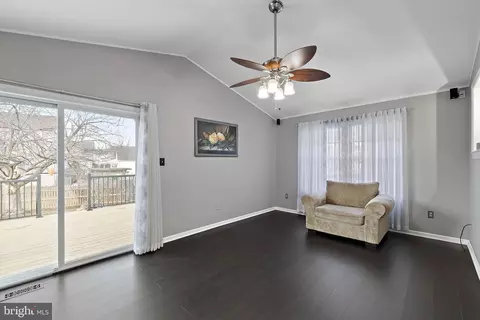 Living - 32 Belfort Loop, Newark, DE 19702 photo 4 of 4