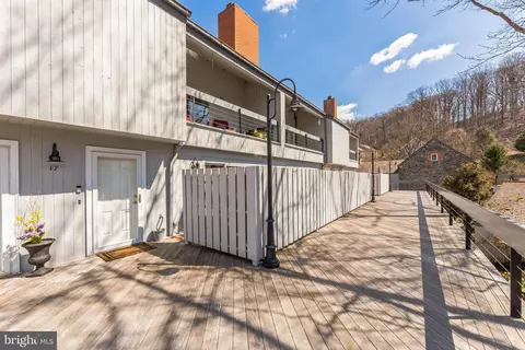 17 S Rockland Falls Rd #17, Rockland, DE 19732