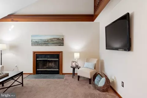 Living - 215 Palermo Dr, Bear, DE 19701 photo 5 of 6