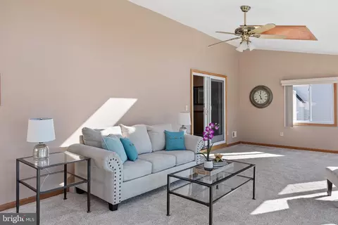 Living - 215 Palermo Dr, Bear, DE 19701 photo 1 of 6