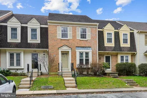 206 Watchlight Dr, Hockessin, DE 19707