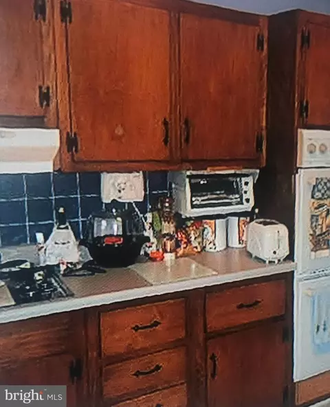 Kitchen - 214 Cloverlea Rd, Newark, DE 19711 photo 3 of 5