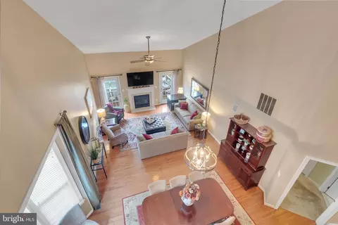Living - 352 Sun Blvd, Bear, DE 19701 photo 6 of 7