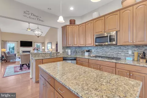 Kitchen - 352 Sun Blvd, Bear, DE 19701 photo 5 of 6