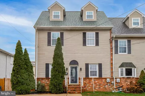 916 Clayton St, New Castle, DE 19720