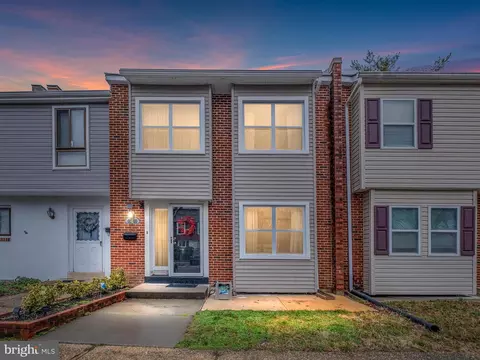 4 Duquesne Ct, New Castle, DE 19720