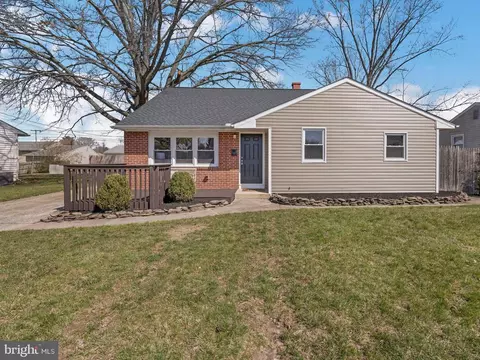 Exterior - 136 Kenmark Rd, Newark, DE 19713 photo 8 of 10